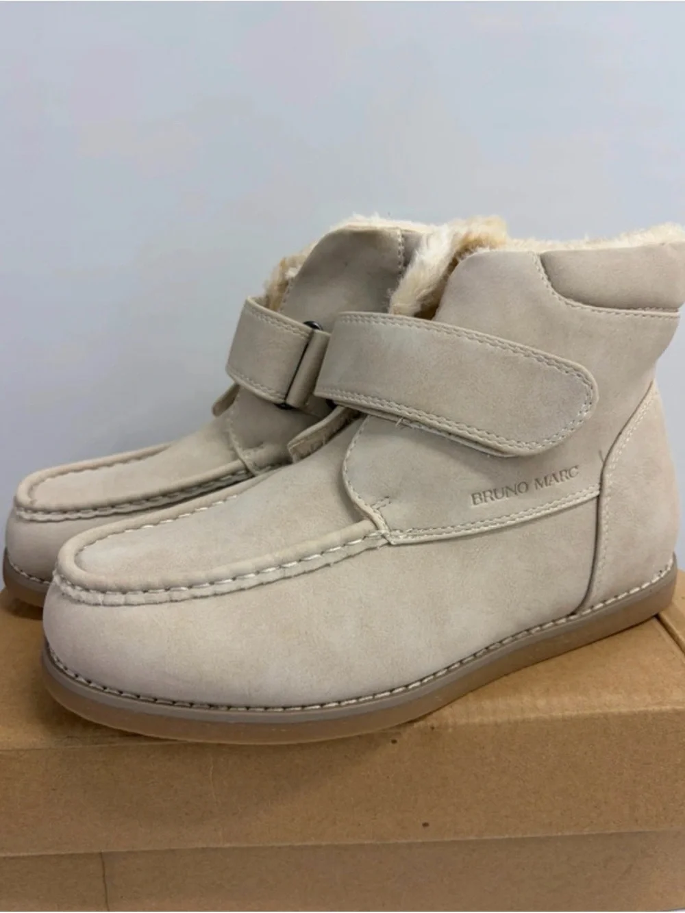 NWT Bruno Marc Kids Cream Shearling-Lined boots